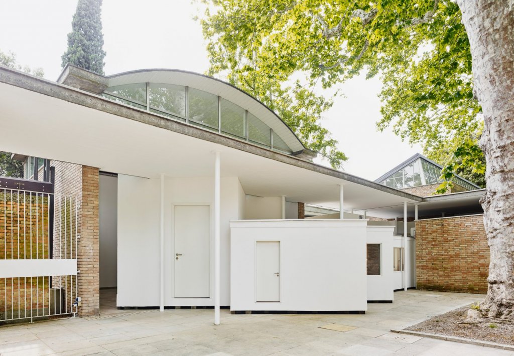 Note de bienală #1: Svizzera 240 – House Tour