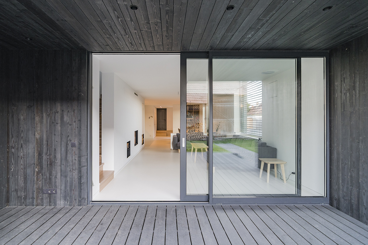 terasă ascunsă în volumul inserat