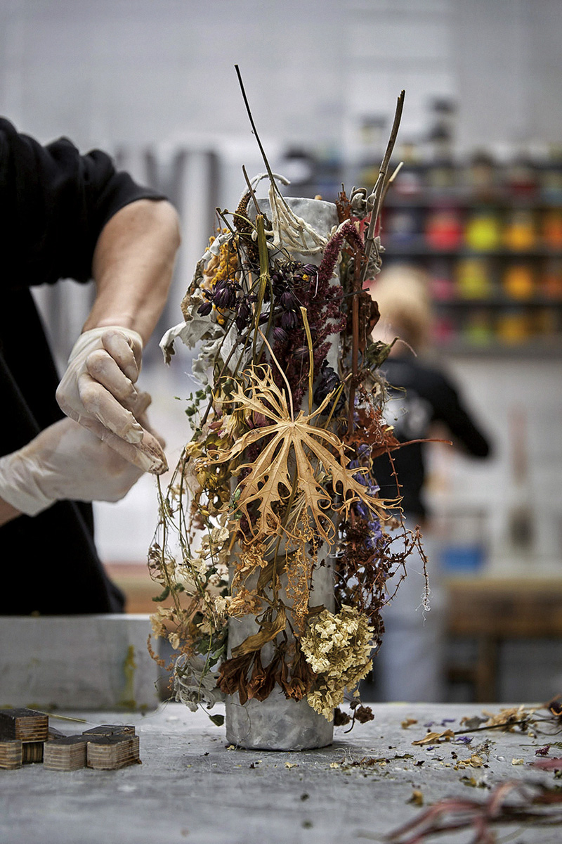 text1_Flora_Cabinet_90_Clear_Process_Image_Credit_Mathijs_Labadie_00