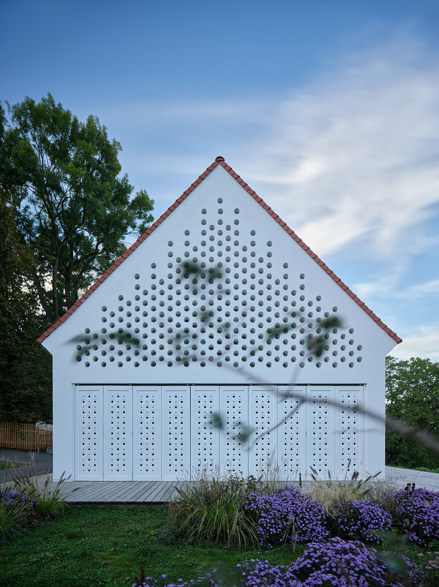 text1_jan-zaloudek-house-oskar-boysplaynice-08