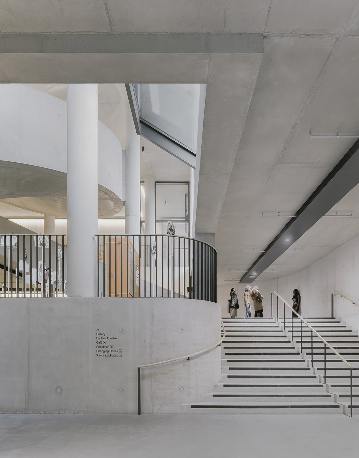 text3_PRESS_17097_03_LCF_credit_Simon Menges_06