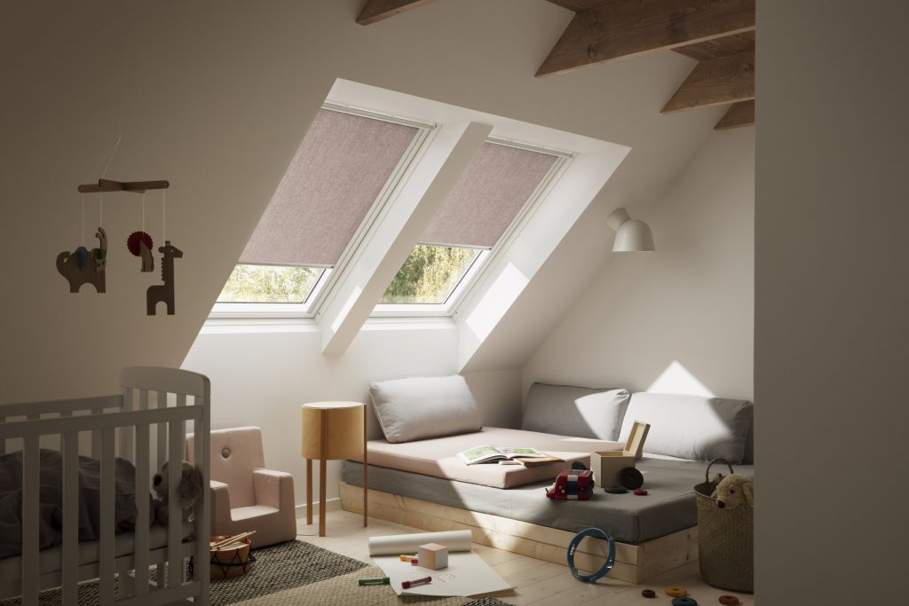 Noua colecție de rulouri VELUX: 70 de culori noi, o alegere inspirată pentru mansardă