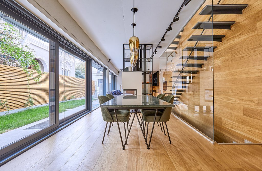 Noapte și zi, plin și transparent: o amenajare convivială