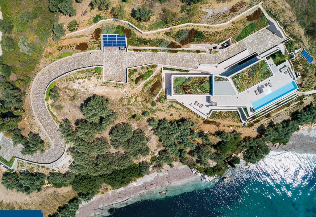 Aripi albe, întinse spre mare. Casă de vacanță în Skopelos